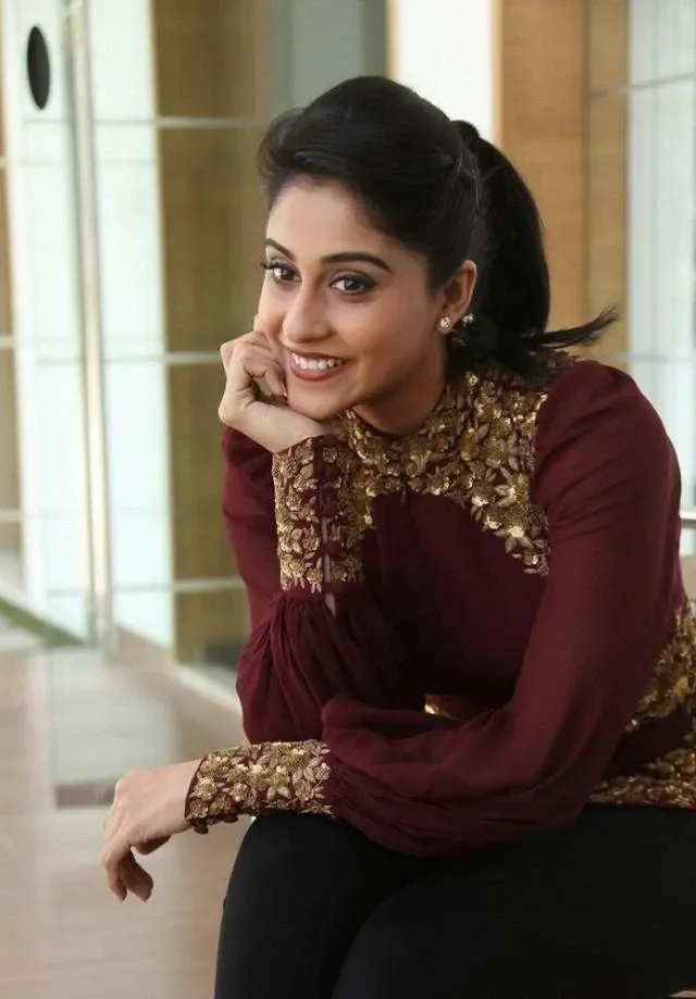 Regina Cassandra Photoshoot In Ponytail Hairstyle